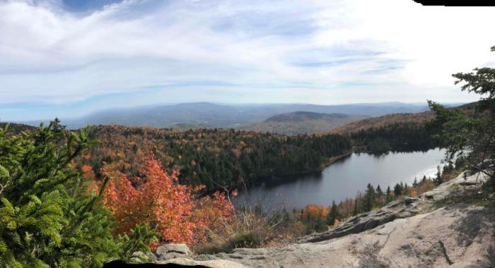 A view of Lake Solitude from Andrew Brook Trail in autumn.