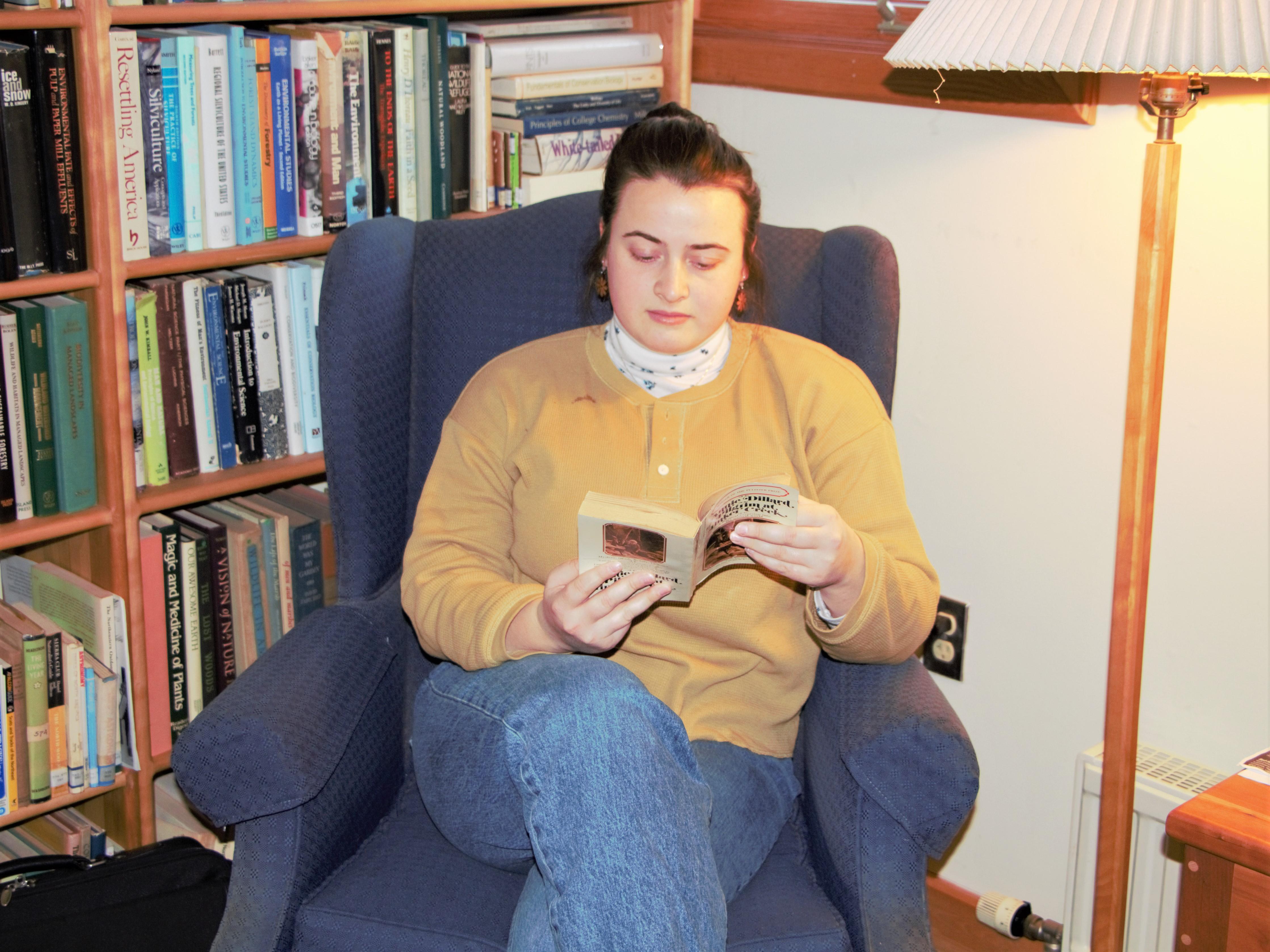 Sophie Oehler reads at the Forest Society.